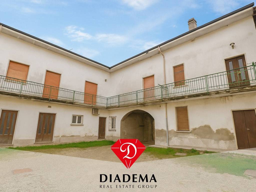 appartamento in vendita a Mornago in zona Montonate