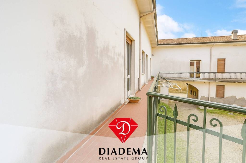 appartamento in vendita a Mornago in zona Montonate