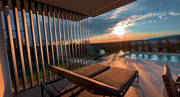 casa indipendente in vendita a Mornago in zona Vinago