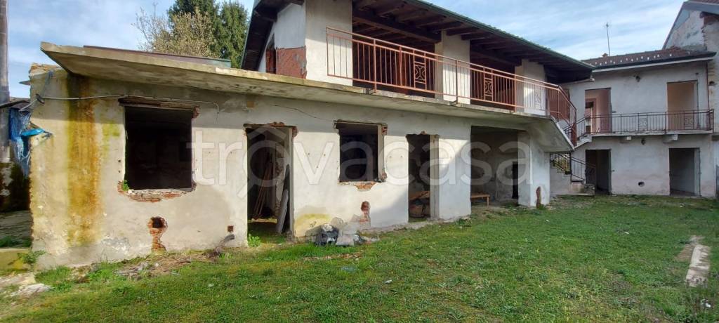 casa indipendente in vendita a Mornago in zona Crugnola