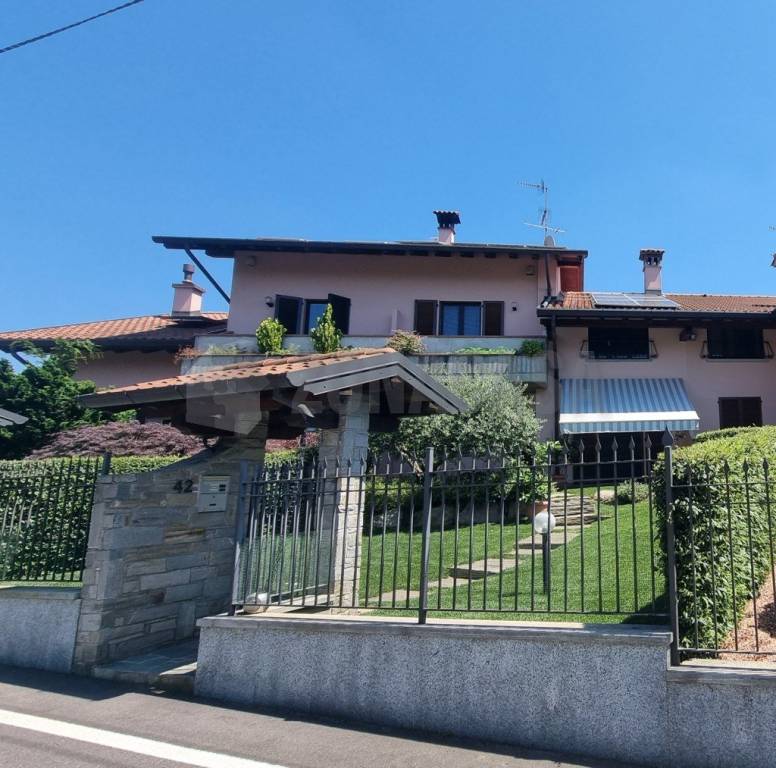 casa indipendente in vendita a Mornago in zona Crugnola