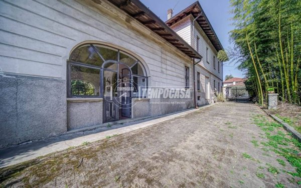 casa indipendente in vendita a Mornago in zona Crugnola