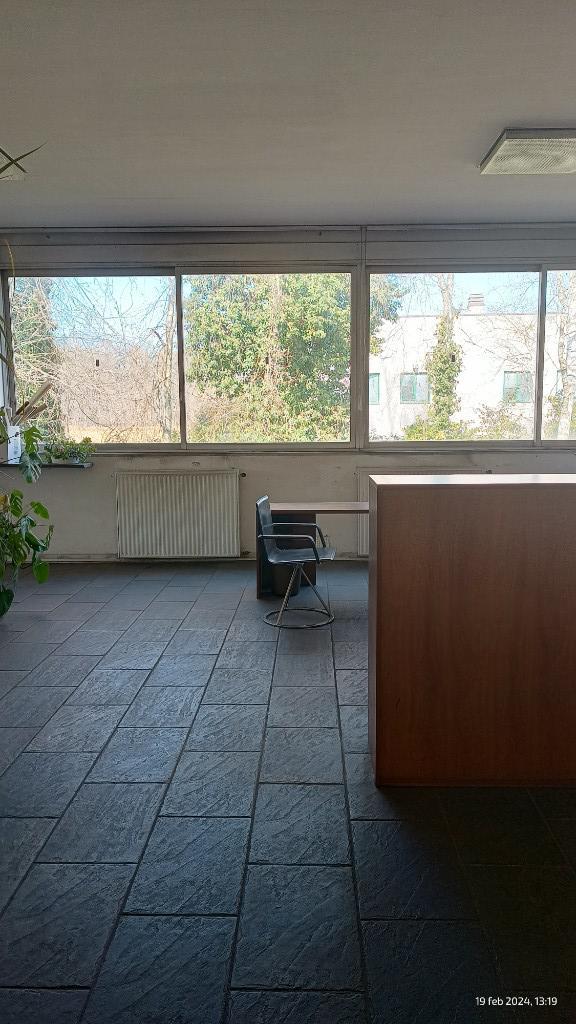 locale commerciale in vendita a Mornago in zona Crugnola