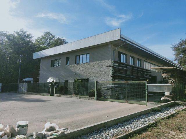 appartamento in vendita a Mornago in zona Crugnola