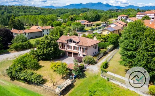 casa indipendente in vendita a Mornago in zona Montonate