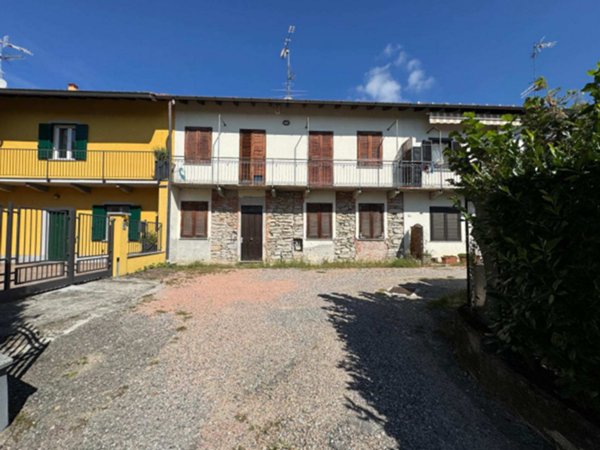 casa indipendente in vendita a Mornago in zona Crugnola