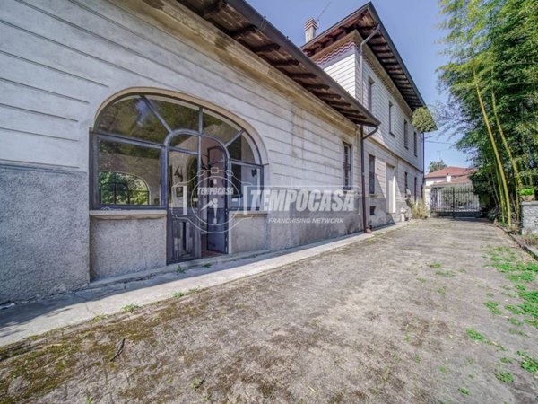 casa indipendente in vendita a Mornago in zona Crugnola