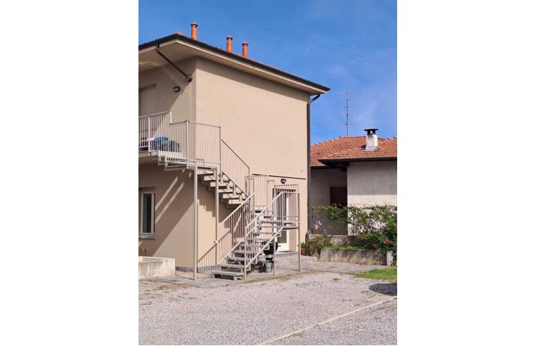 appartamento in vendita a Mornago in zona Montonate
