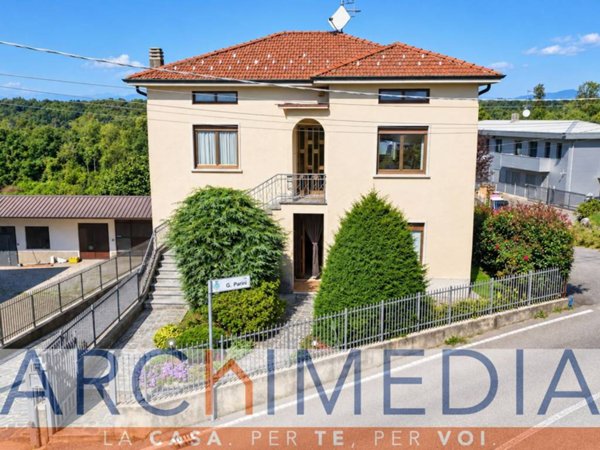 casa indipendente in vendita a Mornago in zona Montonate