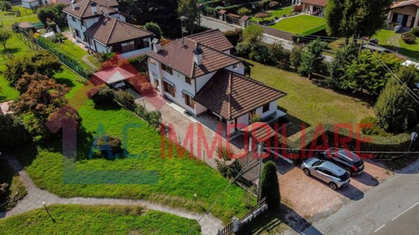 casa indipendente in vendita a Mornago in zona Crugnola