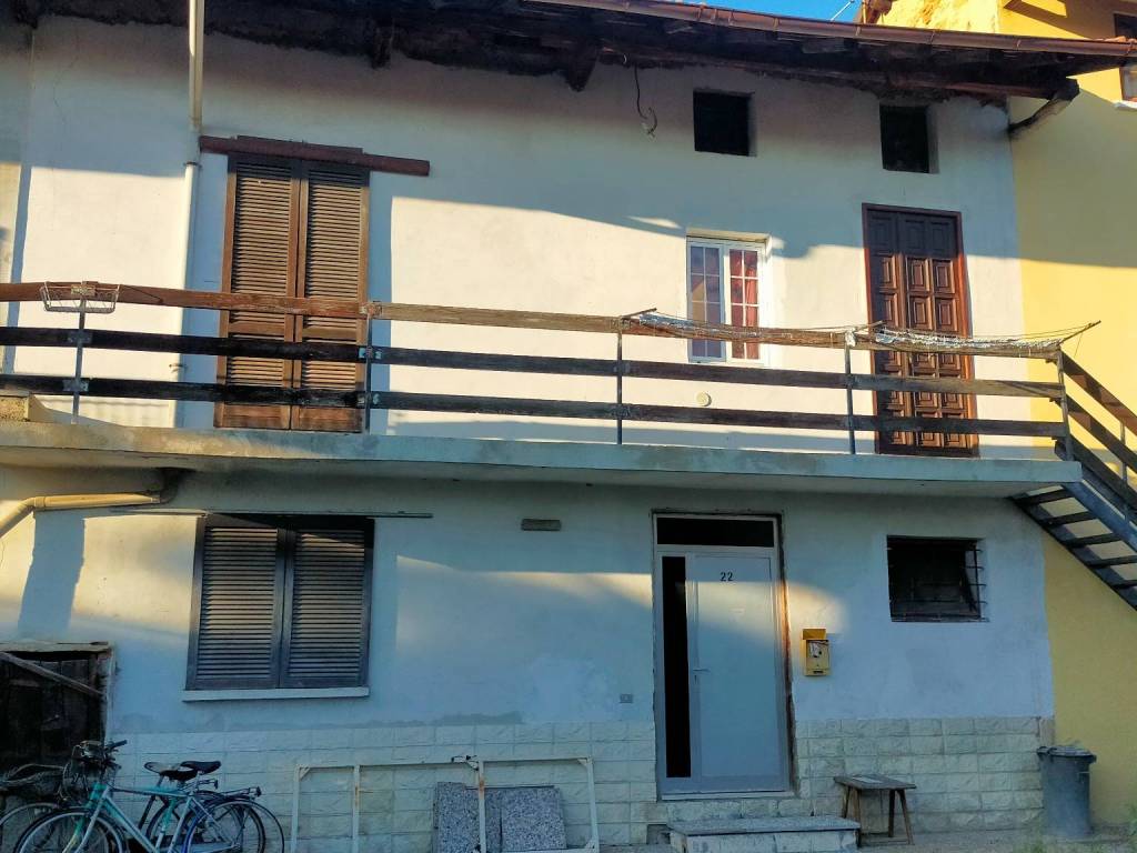 appartamento in vendita ad Oggiona con Santo Stefano in zona Santo Stefano