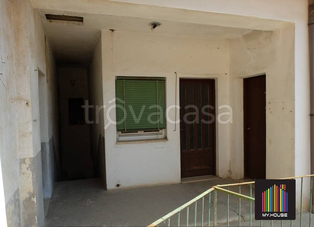 casa indipendente in vendita ad Oggiona con Santo Stefano in zona Santo Stefano