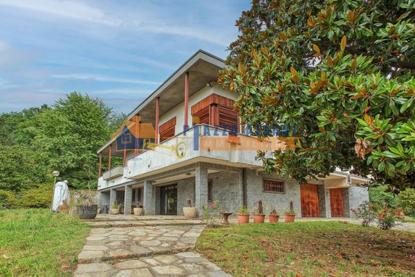 casa indipendente in vendita ad Oggiona con Santo Stefano in zona Santo Stefano