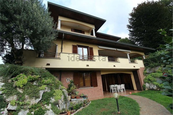 casa indipendente in vendita ad Oggiona con Santo Stefano