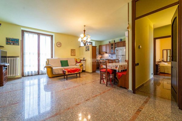 appartamento in vendita ad Oggiona con Santo Stefano in zona Santo Stefano