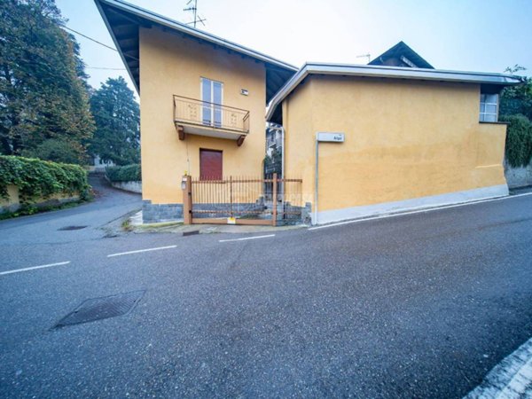 casa indipendente in vendita ad Oggiona con Santo Stefano in zona Santo Stefano