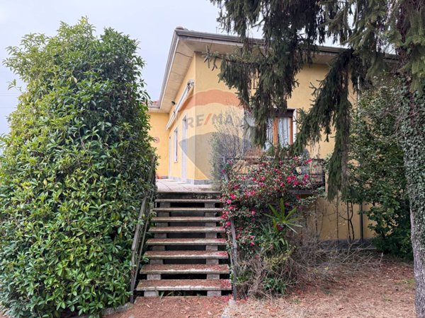casa indipendente in vendita ad Oggiona con Santo Stefano