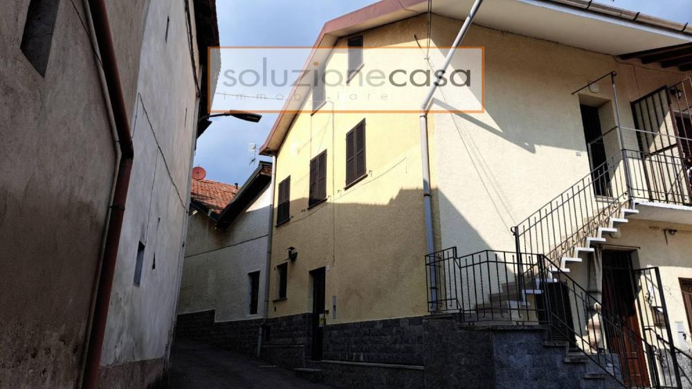 casa indipendente in vendita ad Oggiona con Santo Stefano in zona Santo Stefano