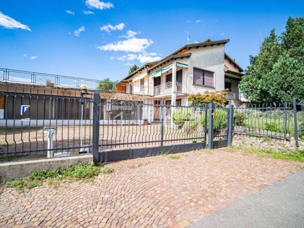 casa indipendente in vendita ad Oggiona con Santo Stefano in zona Santo Stefano