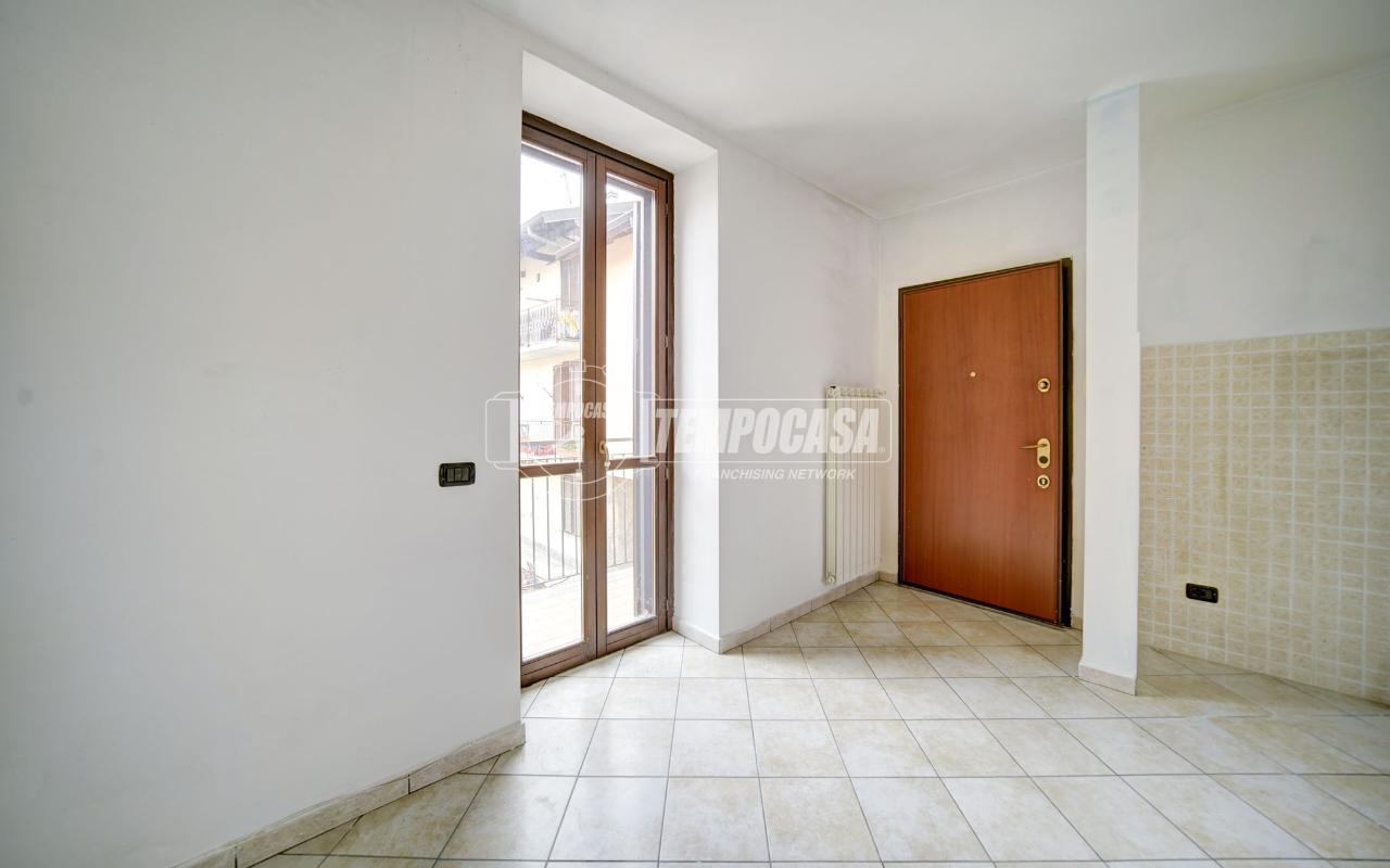 appartamento in vendita ad Oggiona con Santo Stefano in zona Santo Stefano