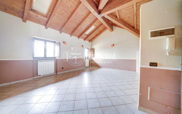 appartamento in vendita ad Oggiona con Santo Stefano in zona Santo Stefano