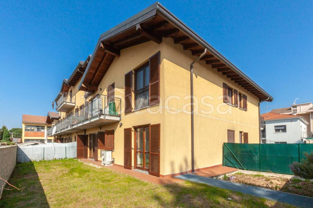 appartamento in vendita ad Oggiona con Santo Stefano