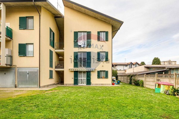 appartamento in vendita ad Oggiona con Santo Stefano in zona Santo Stefano