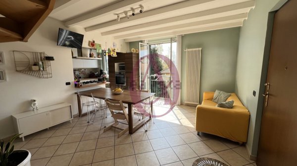 appartamento in vendita ad Oggiona con Santo Stefano in zona Santo Stefano