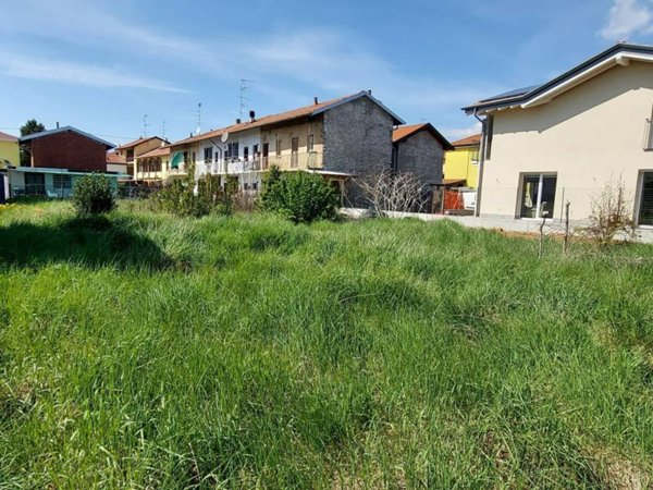 casa indipendente in vendita ad Oggiona con Santo Stefano in zona Santo Stefano