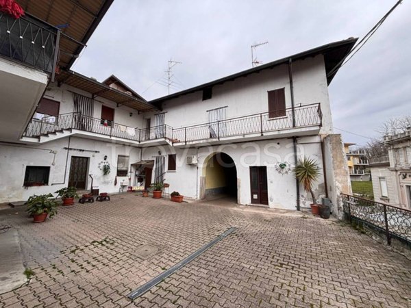 casa indipendente in vendita ad Oggiona con Santo Stefano in zona Santo Stefano