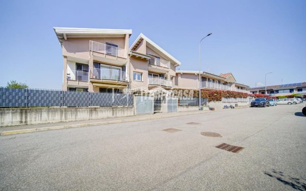 appartamento in vendita ad Oggiona con Santo Stefano