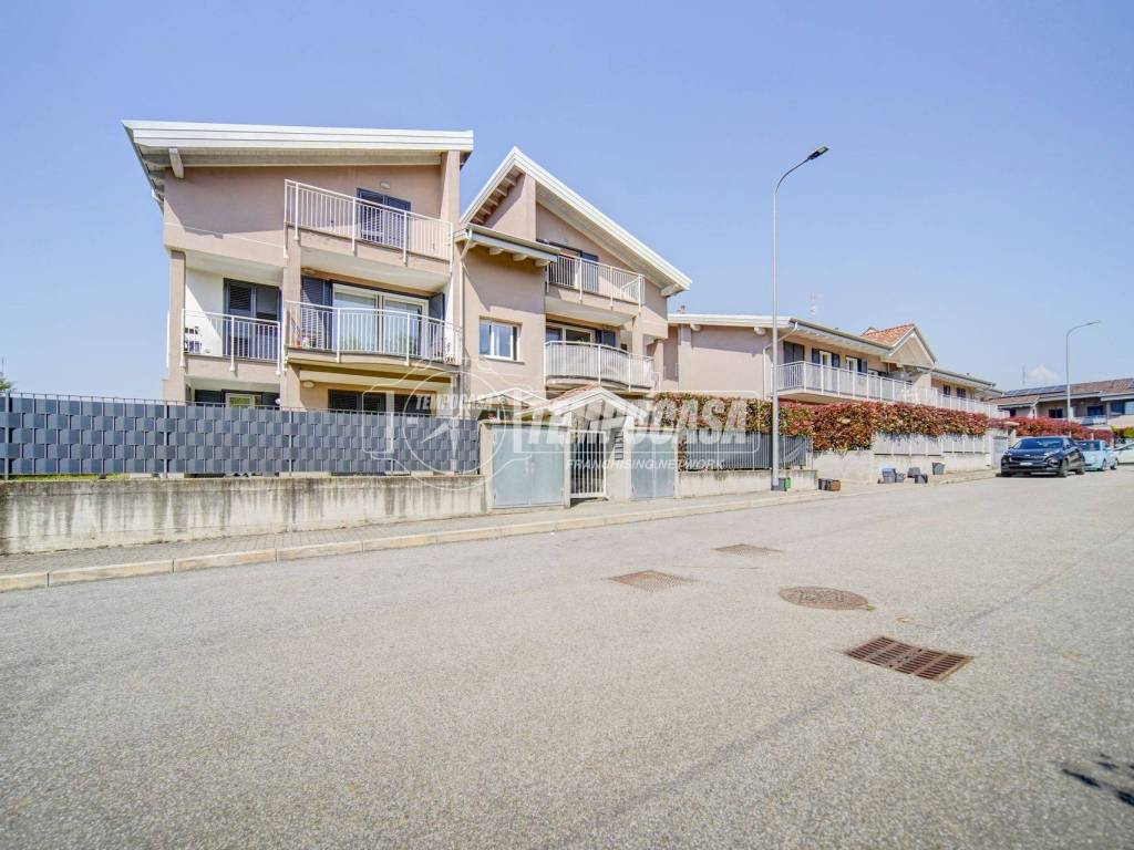 appartamento in vendita ad Oggiona con Santo Stefano