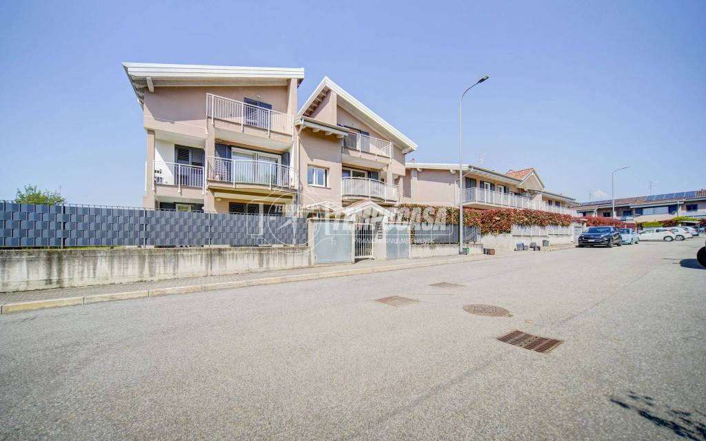 appartamento in vendita ad Oggiona con Santo Stefano