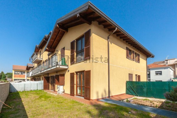 appartamento in vendita ad Oggiona con Santo Stefano