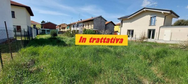 casa indipendente in vendita ad Oggiona con Santo Stefano in zona Santo Stefano