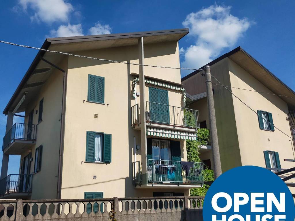 appartamento in vendita ad Oggiona con Santo Stefano in zona Santo Stefano