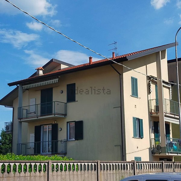 appartamento in vendita ad Oggiona con Santo Stefano in zona Santo Stefano