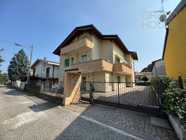 appartamento in vendita ad Oggiona con Santo Stefano in zona Santo Stefano