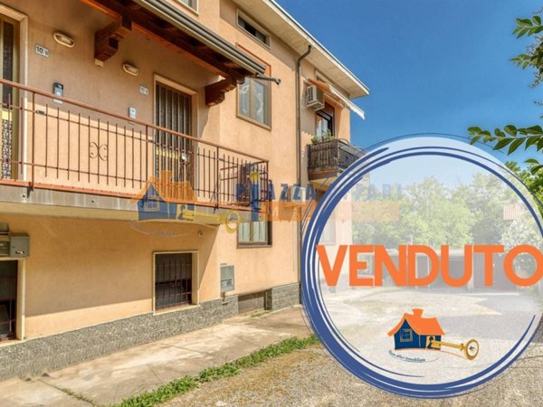 appartamento in vendita ad Oggiona con Santo Stefano in zona Santo Stefano