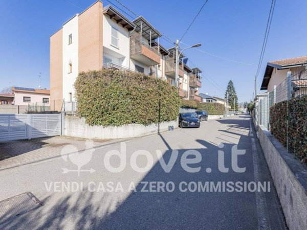appartamento in vendita ad Oggiona con Santo Stefano in zona Santo Stefano