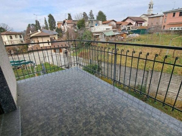 appartamento in vendita ad Oggiona con Santo Stefano in zona Santo Stefano
