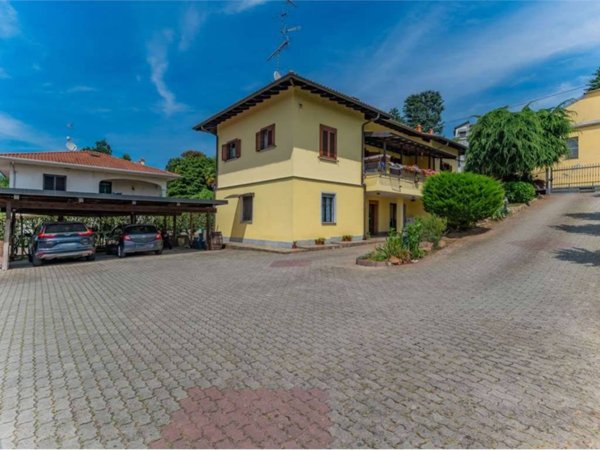 casa indipendente in vendita ad Oggiona con Santo Stefano in zona Santo Stefano
