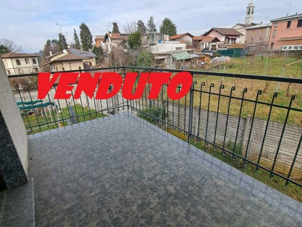 appartamento in vendita ad Oggiona con Santo Stefano in zona Santo Stefano
