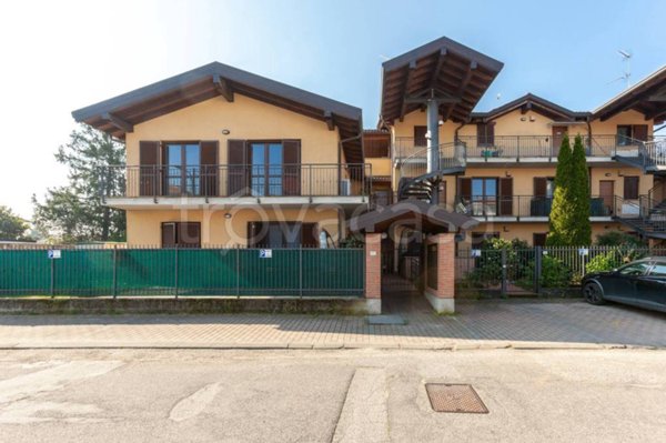 appartamento in vendita ad Oggiona con Santo Stefano