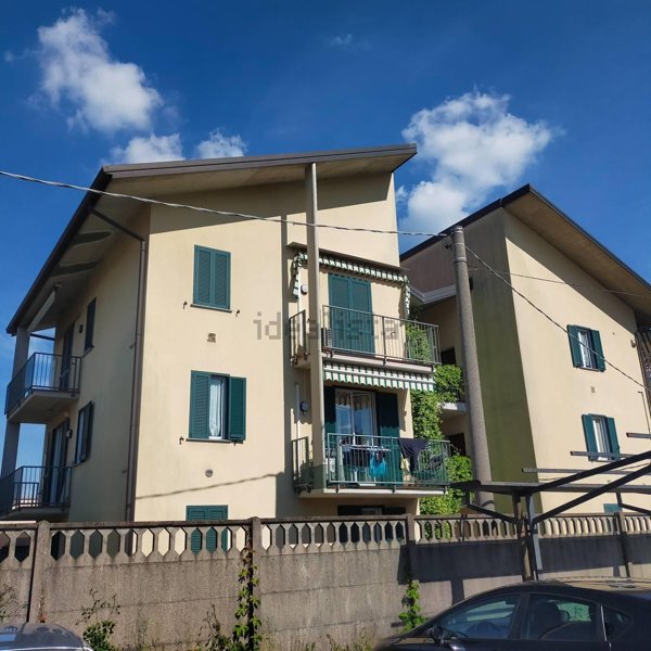 appartamento in vendita ad Oggiona con Santo Stefano in zona Santo Stefano