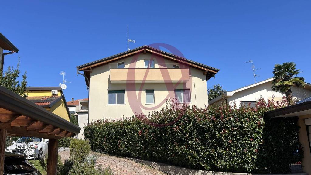 appartamento in vendita ad Oggiona con Santo Stefano in zona Santo Stefano