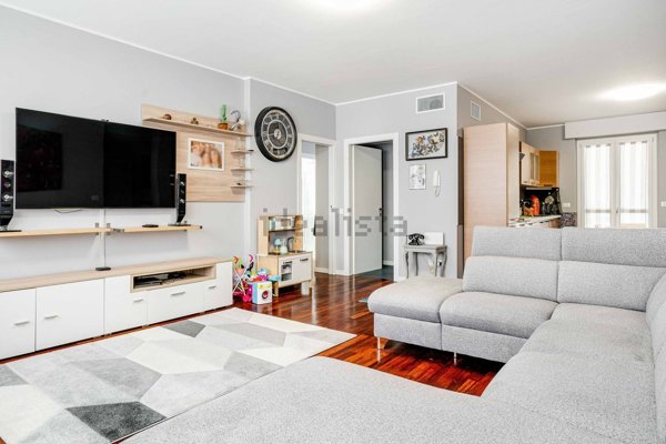 appartamento in vendita ad Oggiona con Santo Stefano in zona Santo Stefano