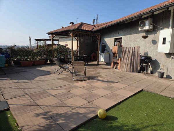 appartamento in vendita ad Oggiona con Santo Stefano in zona Santo Stefano