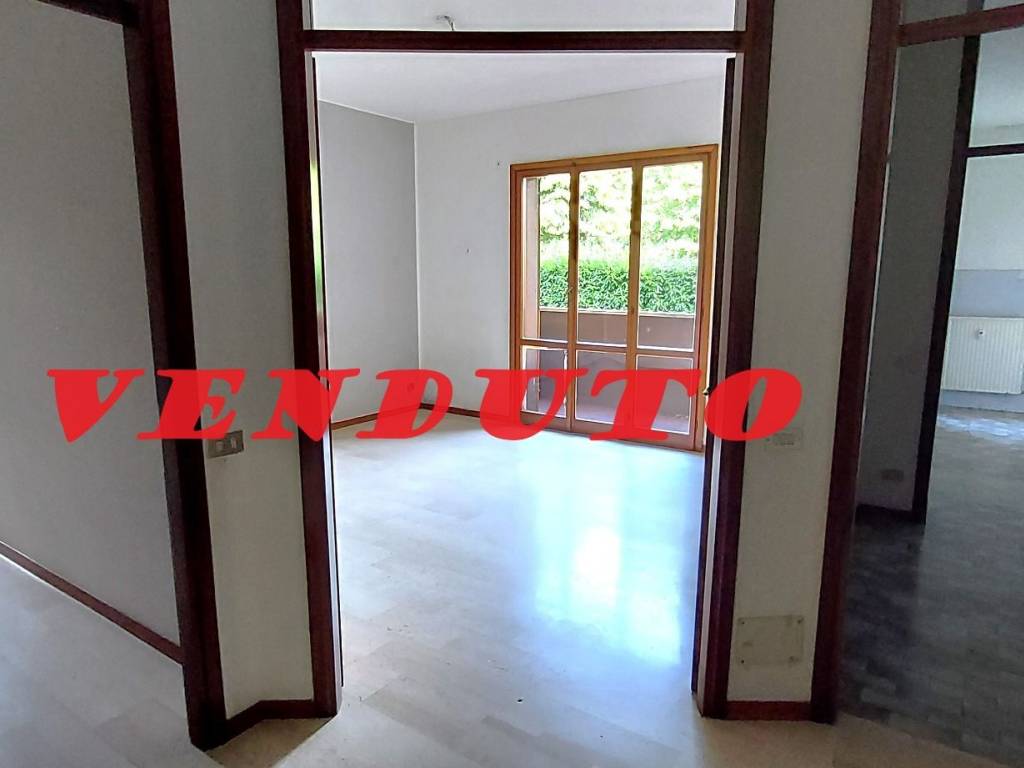 appartamento in vendita ad Oggiona con Santo Stefano in zona Santo Stefano