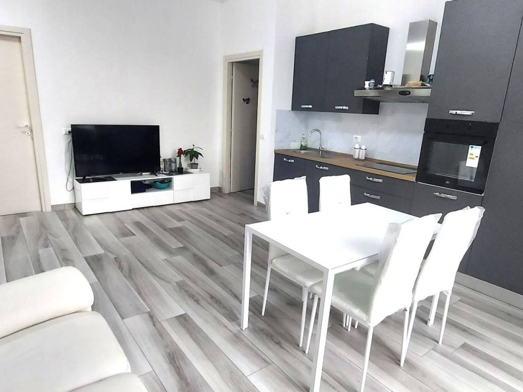 appartamento in vendita ad Oggiona con Santo Stefano in zona Santo Stefano